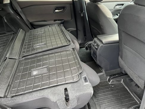 Used 2021 Nissan Rogue SV image 22