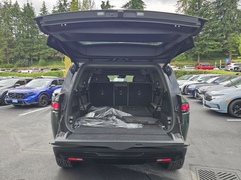 Used 2023 Rivian R1S Adventure AWD/4WD image 21