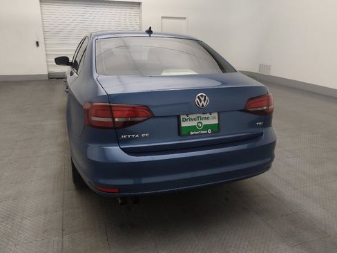 Used 2018 Volkswagen Jetta SE image 6
