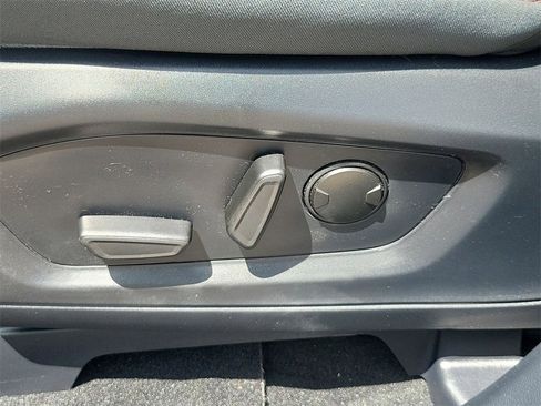 Used 2025 Ford Explorer Active image 12