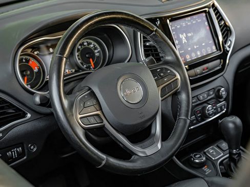 Used 2020 Jeep Cherokee Limited image 4