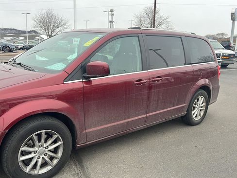 Used 2019 Dodge Grand Caravan SXT image 10