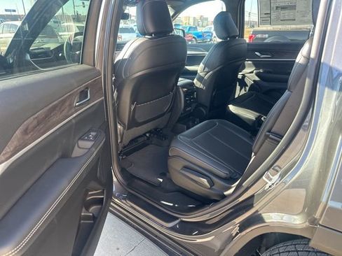 New 2025 Jeep Grand Cherokee L Limited image 33