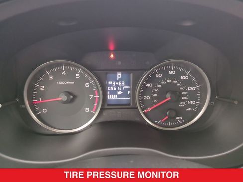 Used 2017 Subaru Crosstrek 2.0i Premium w/ Moonroof Package image 21