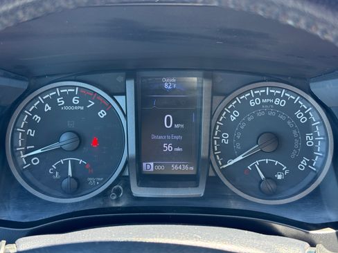 Used 2020 Toyota Tacoma TRD Sport AWD/4WD image 23