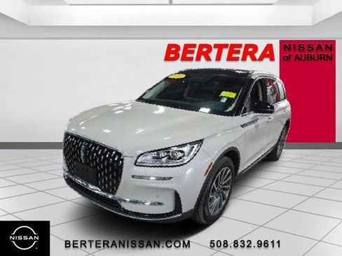 Used 2023 Lincoln Corsair Reserve w/ Equipment Group 201A image 5