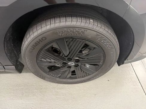 Used 2025 Nissan Murano SV AWD/4WD image 4