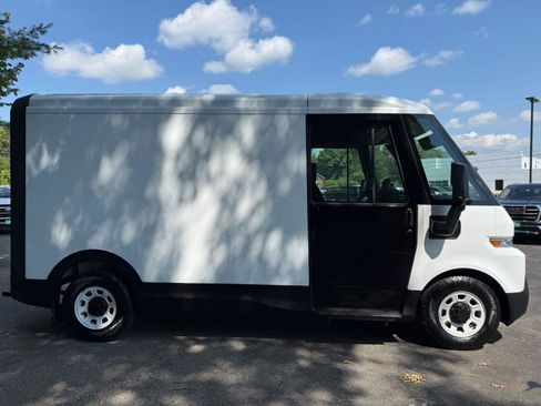 Used 2024 Chevrolet Brightdrop 400 w/ Commercial Equipment Package AWD/4WD image 4