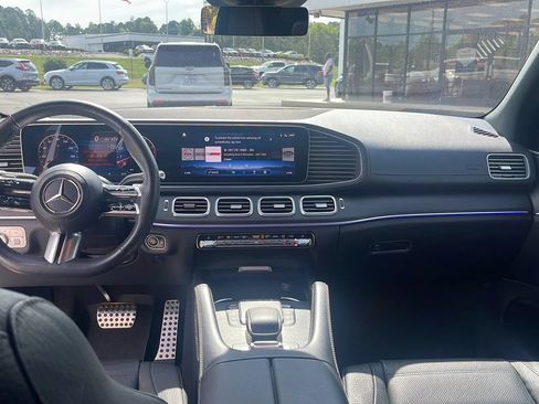 Used 2024 Mercedes-Benz GLS 450 4MATIC image 27
