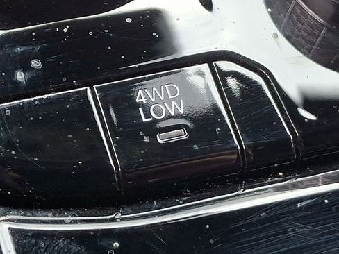 Used 2024 Jeep Grand Cherokee Overland w/ Adv Protech Group III image 25