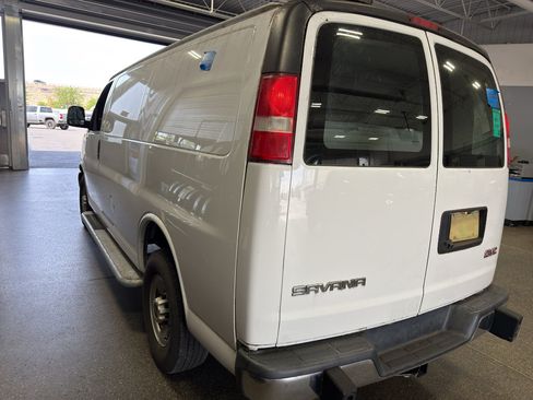 Used 2019 GMC Savana 2500 w/ Driver Convenience Package RWD image 3