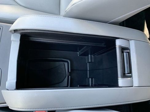 Used 2023 Toyota Highlander XLE image 26