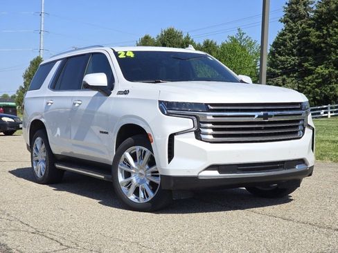 Used 2024 Chevrolet Tahoe High Country AWD/4WD image 2