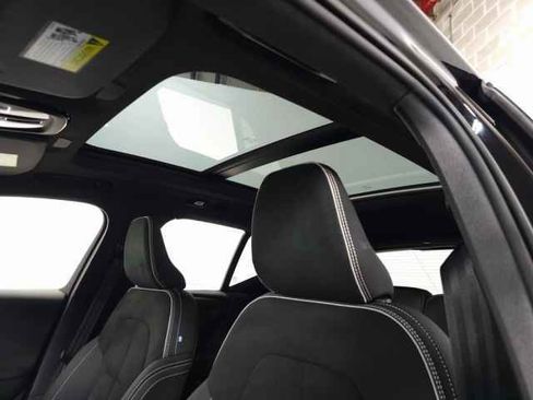 Certified 2025 Volvo XC40 B5 Plus image 20