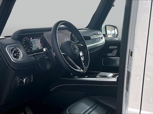 Used 2025 Mercedes-Benz G 550 image 18