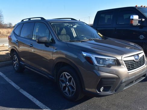 Used 2021 Subaru Forester Premium w/ Popular Package #1 image 3