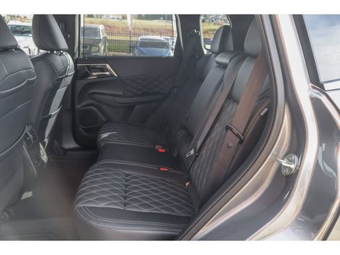 Used 2024 Mitsubishi Outlander SEL image 18