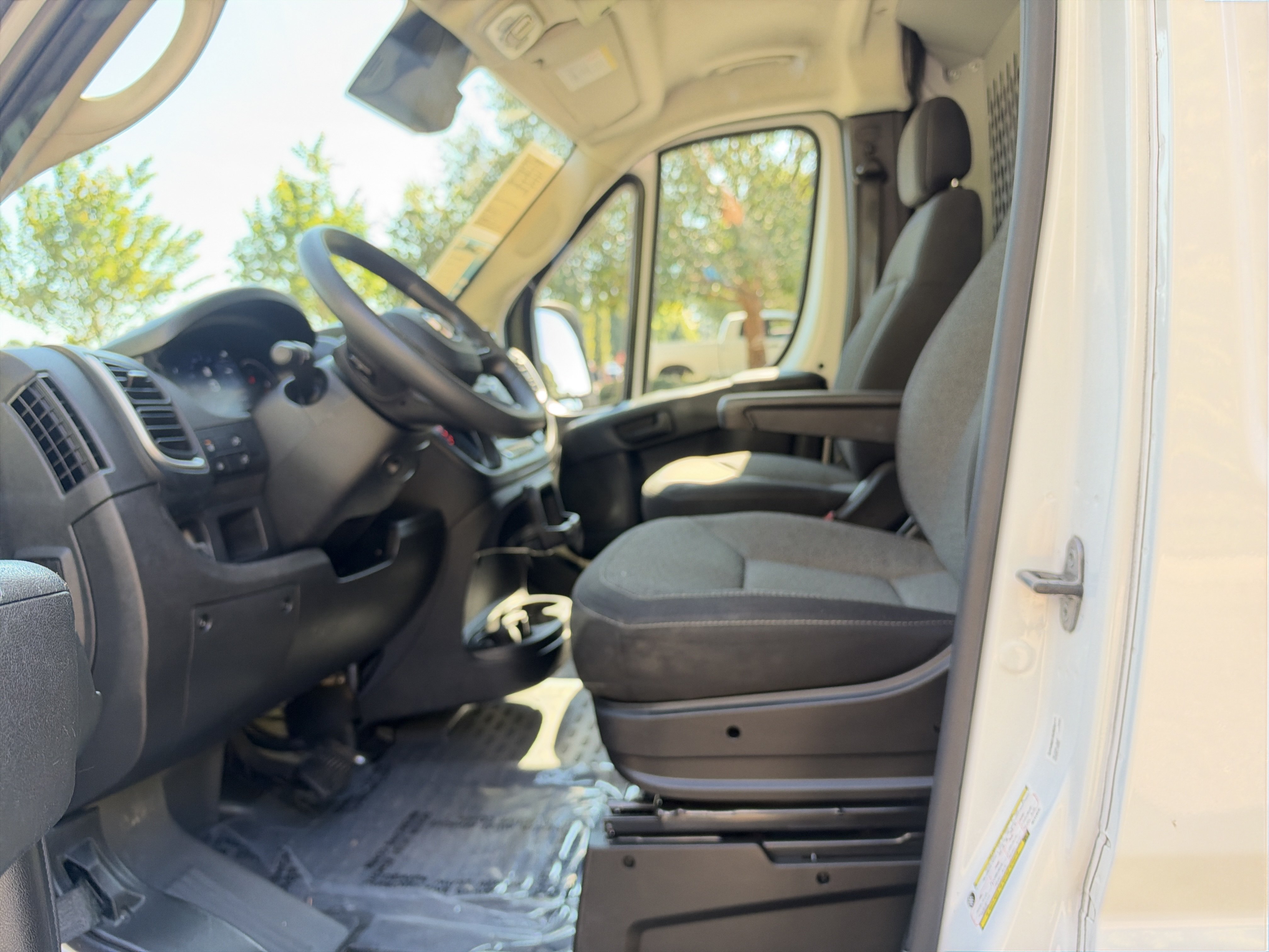 Used 2024 RAM ProMaster 2500 w/ Quick Order Package 22G SLT FWD image 15