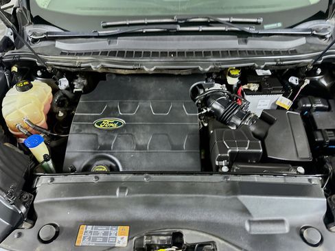 Used 2015 Ford Edge Titanium FWD image 34
