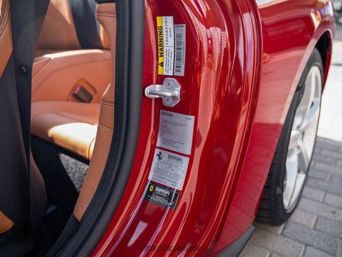 Used 2019 Ferrari Portofino image 46