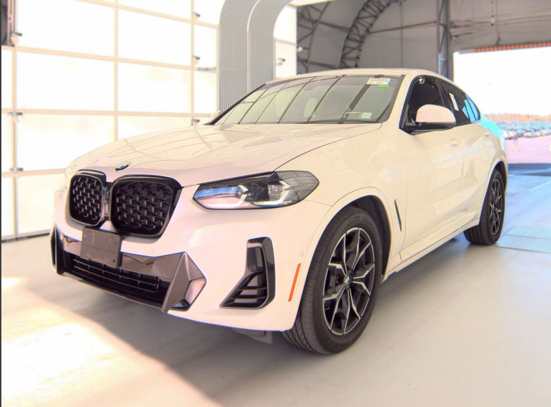 Used 2024 BMW X4 xDrive30i w/ Premium Package AWD/4WD image 3