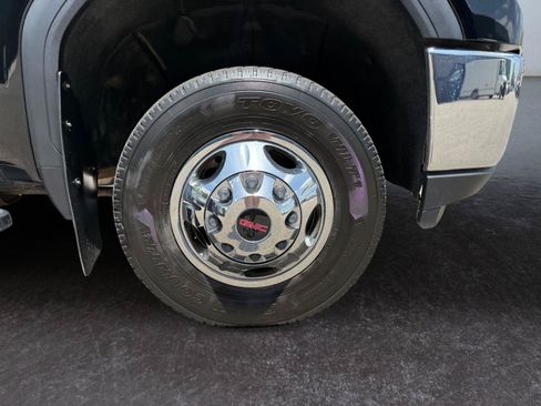 Used 2023 GMC Sierra 3500 SLT w/ SLT Convenience Package AWD/4WD image 27