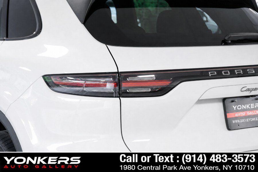 Used 2021 Porsche Cayenne AWD/4WD image 19