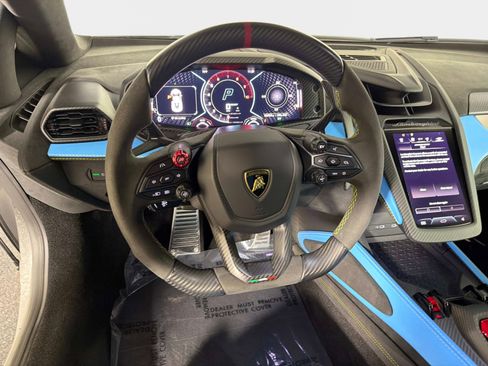 Used 2025 Lamborghini Revuelto AWD/4WD image 35