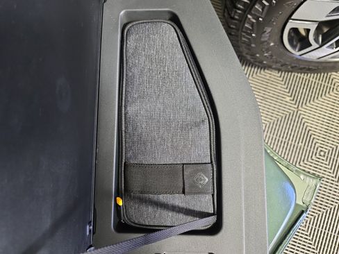 Used 2022 Rivian R1T Adventure image 33