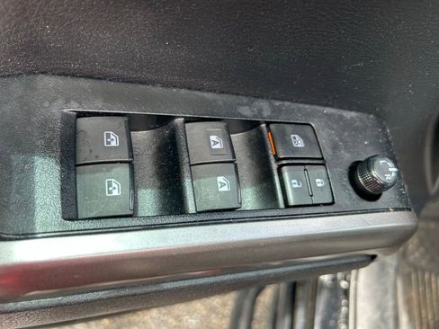 Used 2023 Toyota Tacoma SR5 RWD image 18