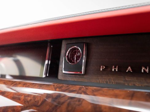 Used 2019 Rolls-Royce Phantom Sedan RWD image 50