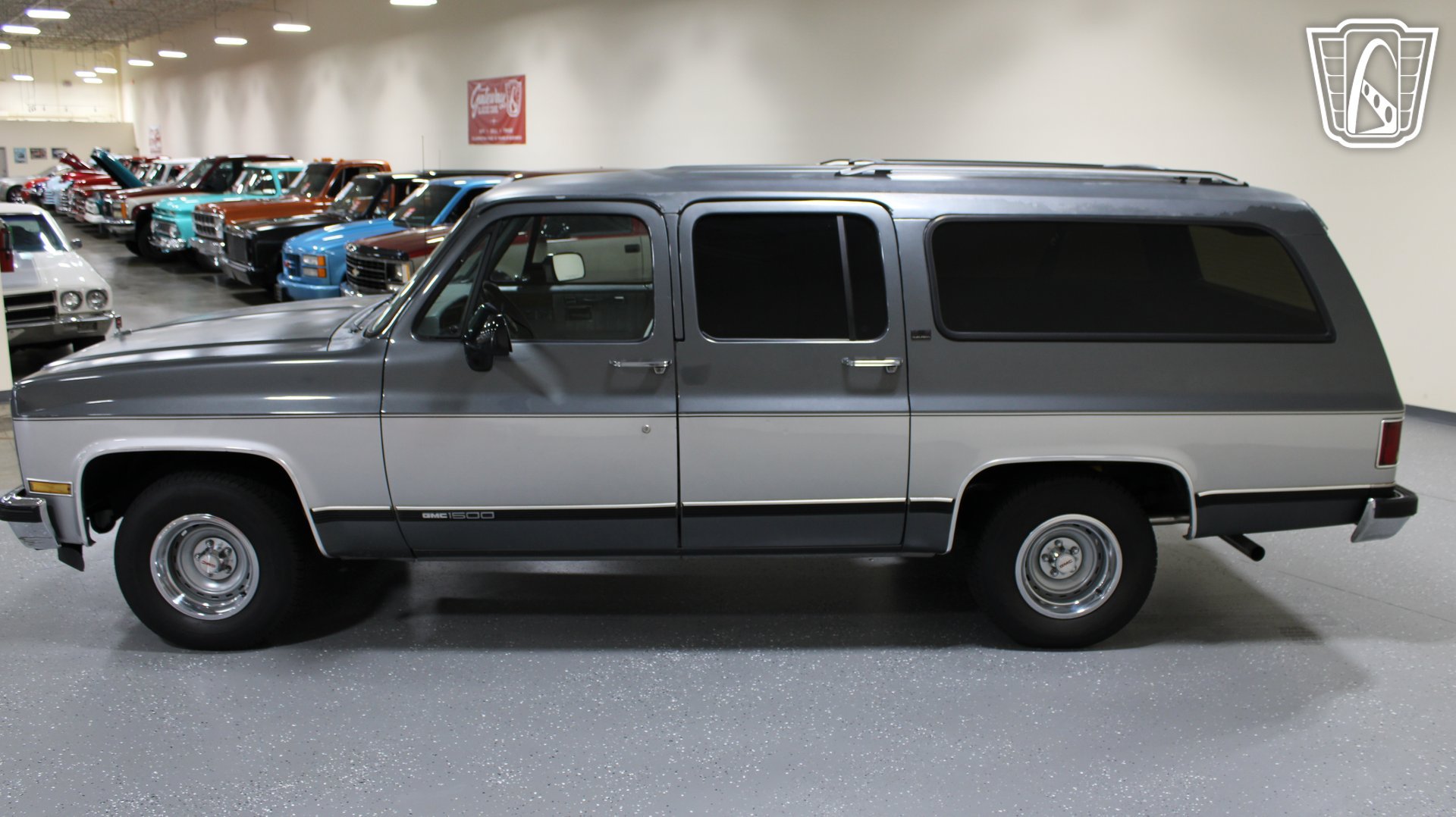 Used 1990 GMC Suburban 2WD image 24