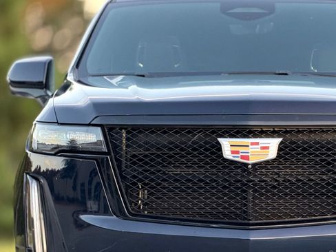 Used 2023 Cadillac Escalade ESV Sport image 13