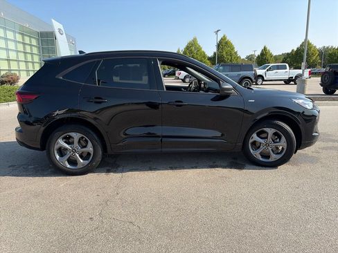 Used 2023 Ford Escape ST-Line w/ Tech Pack #1 AWD/4WD image 8