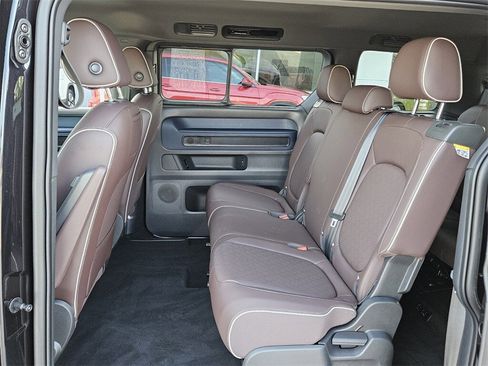 New 2025 Volkswagen ID. Buzz Pro S image 7