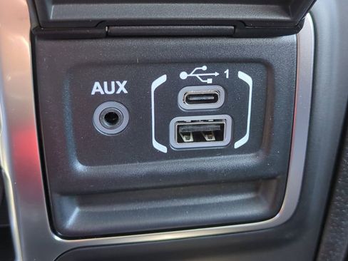 Used 2025 Jeep Gladiator Rubicon w/ Safety Group image 25