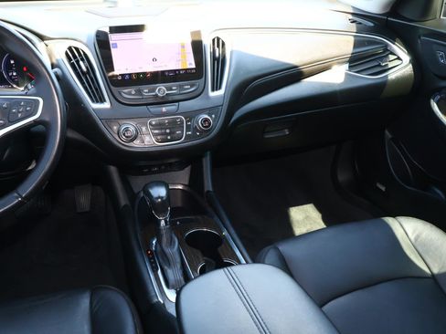 Used 2022 Chevrolet Malibu Premier FWD image 12