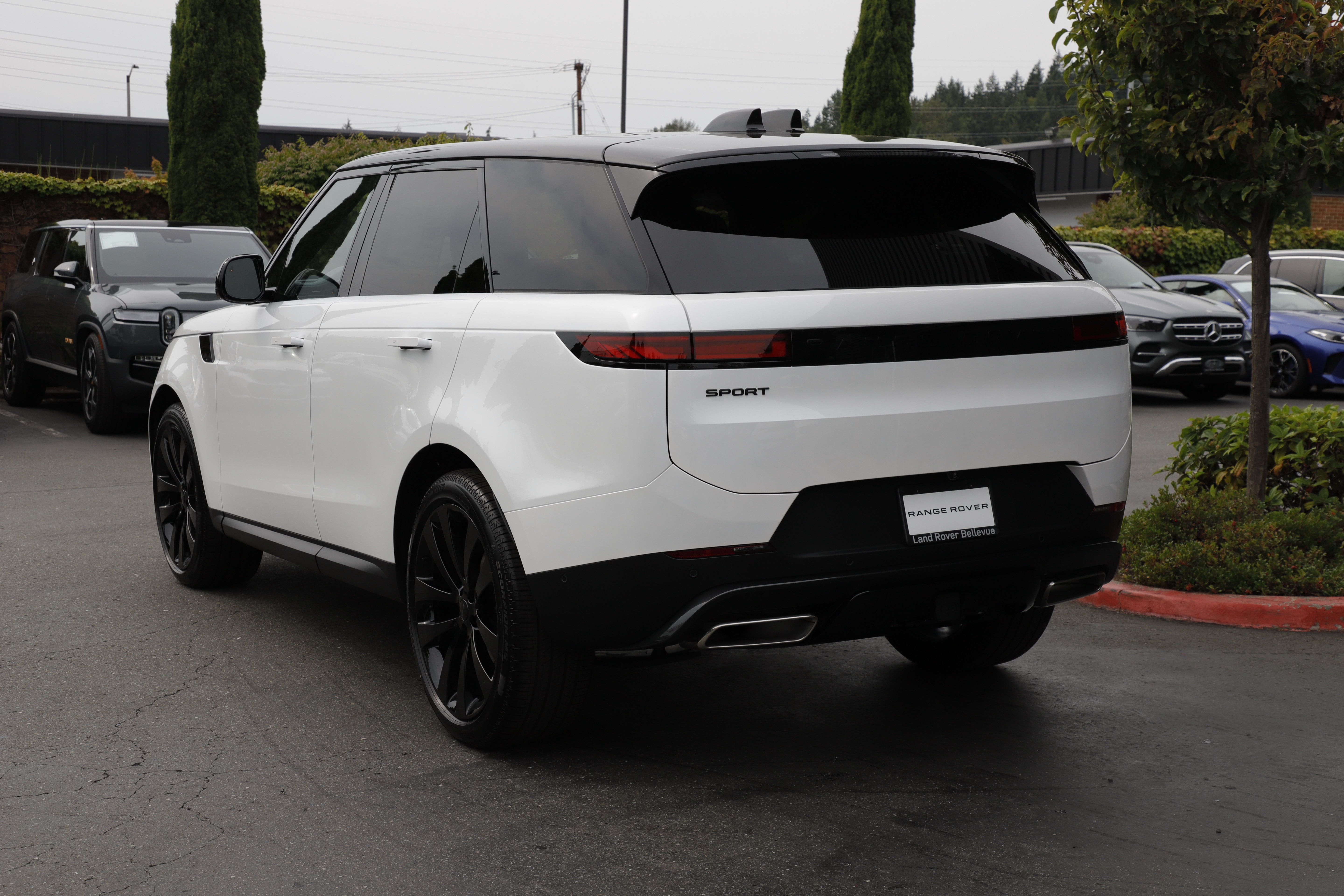 New 2026 Land Rover Range Rover Sport SE AWD/4WD image 6