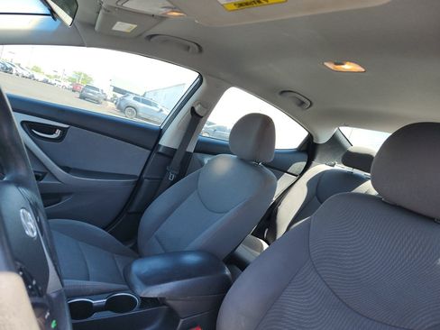 Used 2015 Hyundai Elantra SE w/ Option Group 02 FWD image 18
