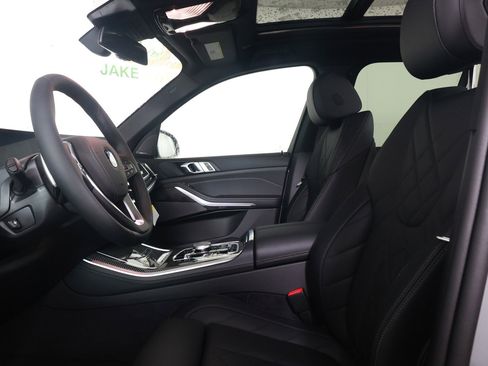 New 2025 BMW X5 xDrive40i w/ Parking Assistance Package image 12