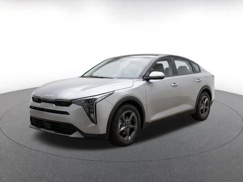 Used 2026 Kia K4 FWD image 3