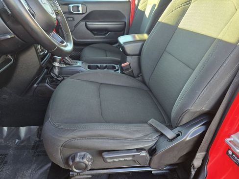 Used 2021 Jeep Gladiator Sport image 35