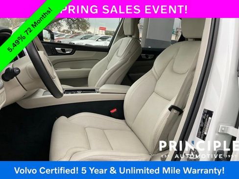 Certified 2024 Volvo XC60 B5 Ultimate w/ Climate Package image 17