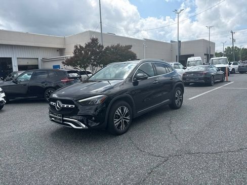 Used 2025 Mercedes-Benz GLA 250 image 1