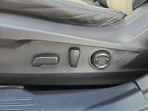 Used 2020 Subaru Outback Premium image 30