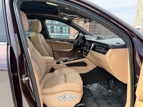 Used 2023 Porsche Macan S AWD/4WD image 15