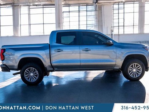 Used 2023 Chevrolet Colorado LT w/ LT Convenience Package AWD/4WD image 26
