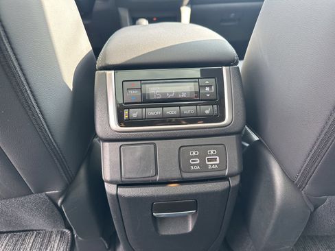 Used 2024 Subaru Ascent Limited w/ Technology Package AWD/4WD image 22