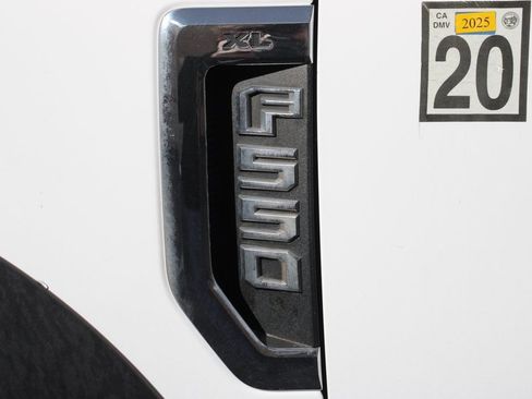Used 2017 Ford F550 2WD Regular Cab Super Duty image 39