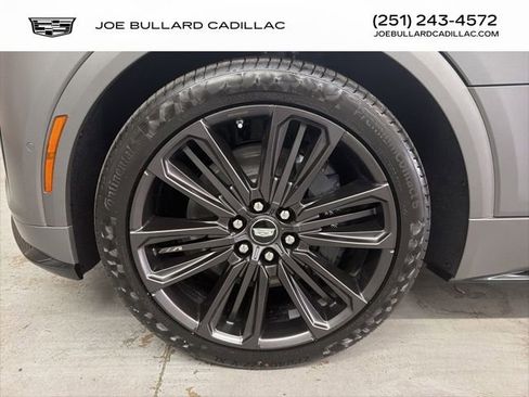 New 2026 Cadillac Lyriq V AWD/4WD image 8